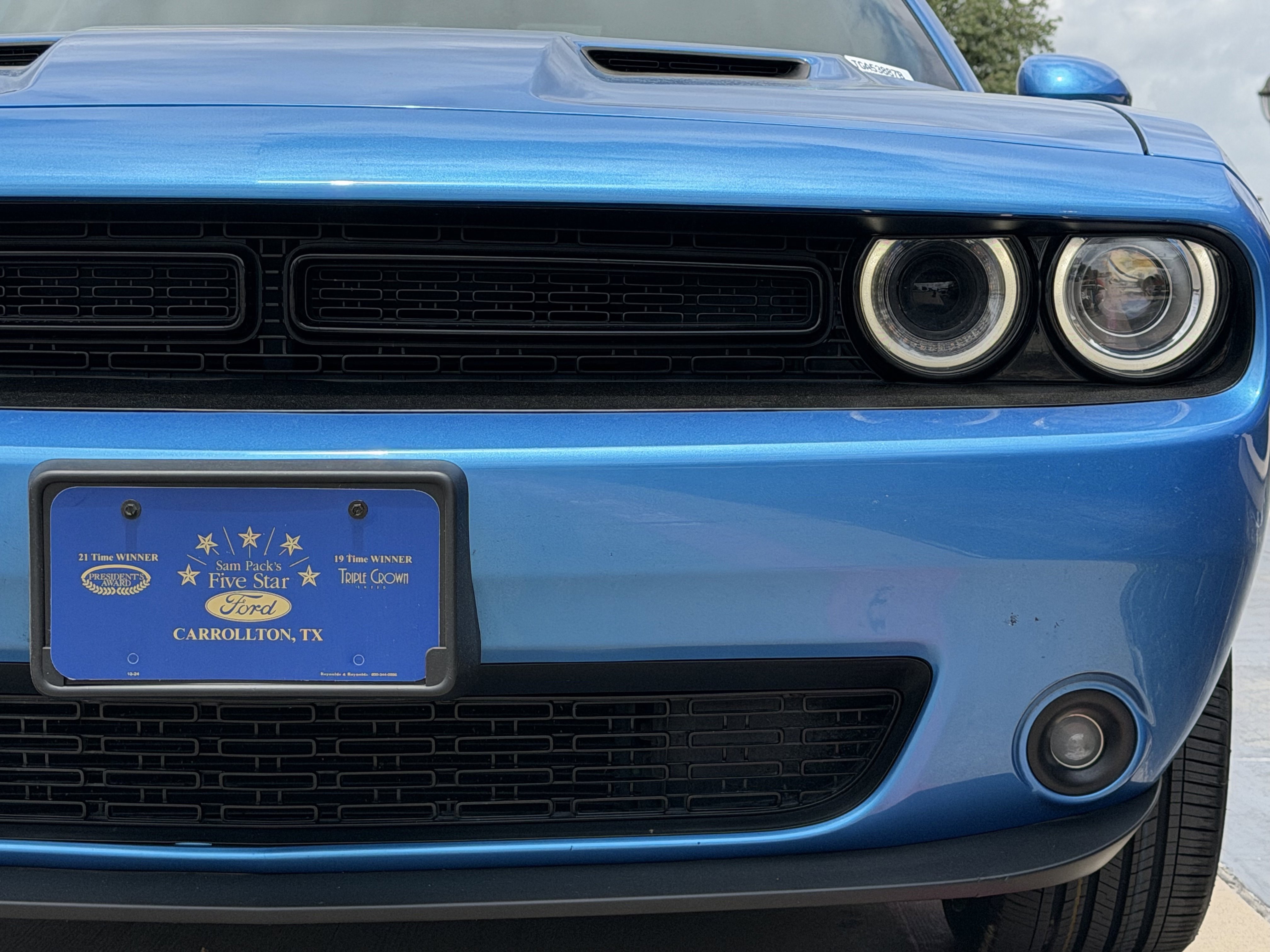 Used 2023 Dodge Challenger SXT w/ Blacktop Package RWD image 9
