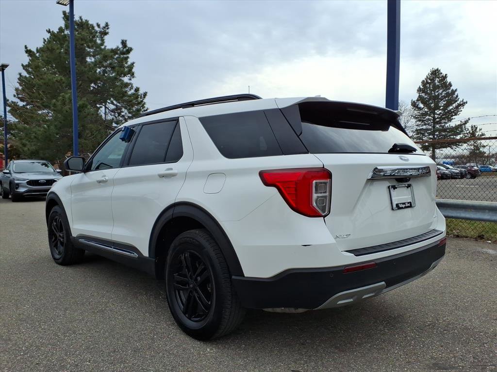 Certified 2024 Ford Explorer XLT w/ Equipment Group 202A image 4