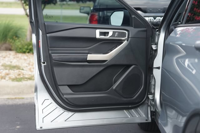 Certified 2022 Ford Explorer XLT RWD image 32