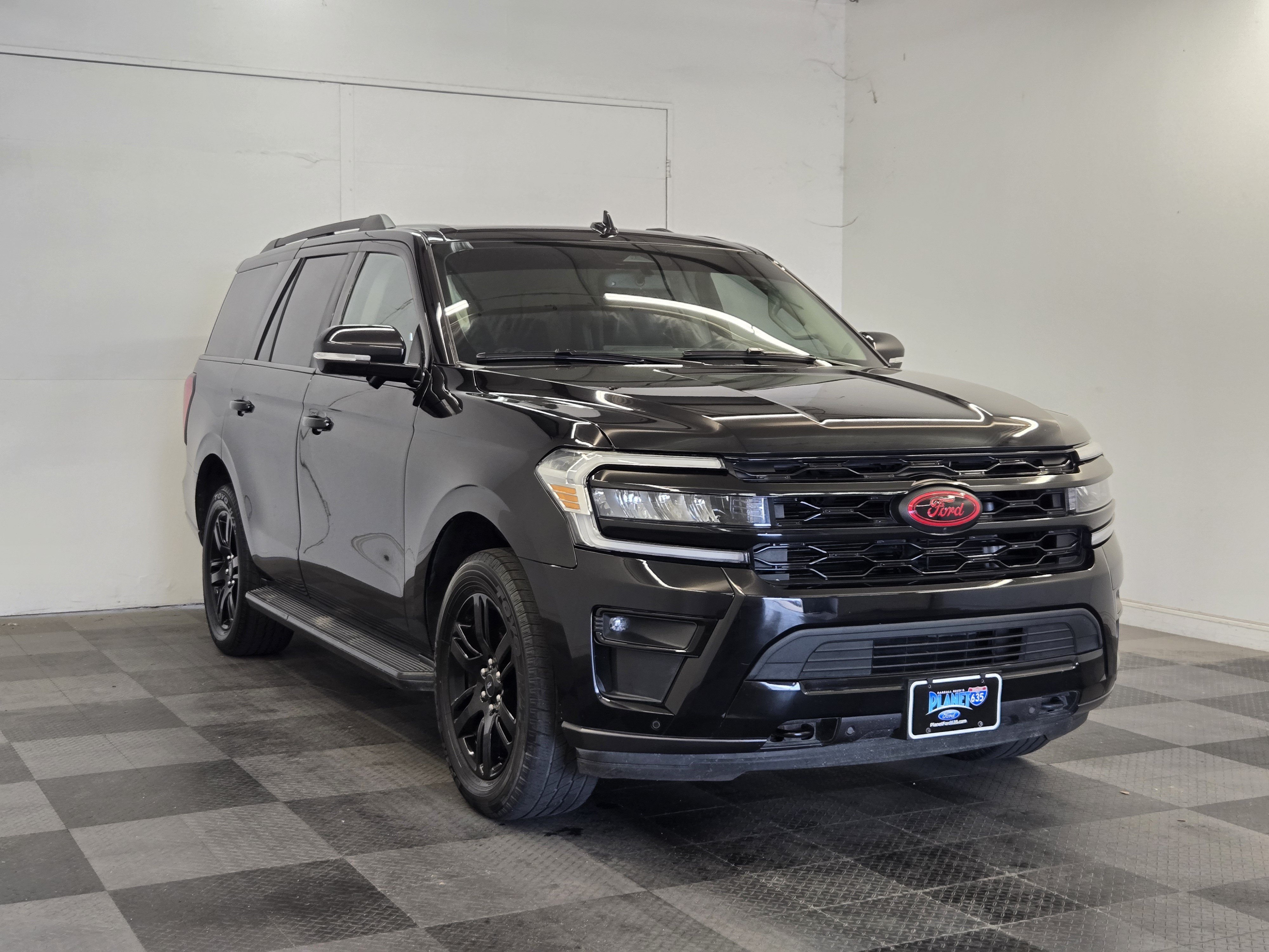 Certified 2023 Ford Expedition XLT AWD/4WD image 2