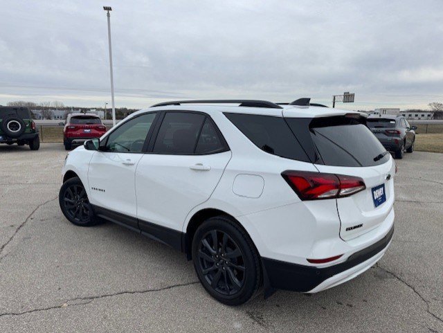Used 2023 Chevrolet Equinox RS w/ RS Leather Package image 3