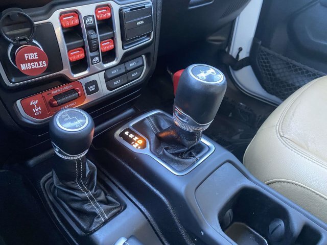 Used 2018 Jeep Wrangler Unlimited Rubicon AWD/4WD image 28