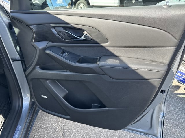 Used 2023 Chevrolet Traverse High Country image 11