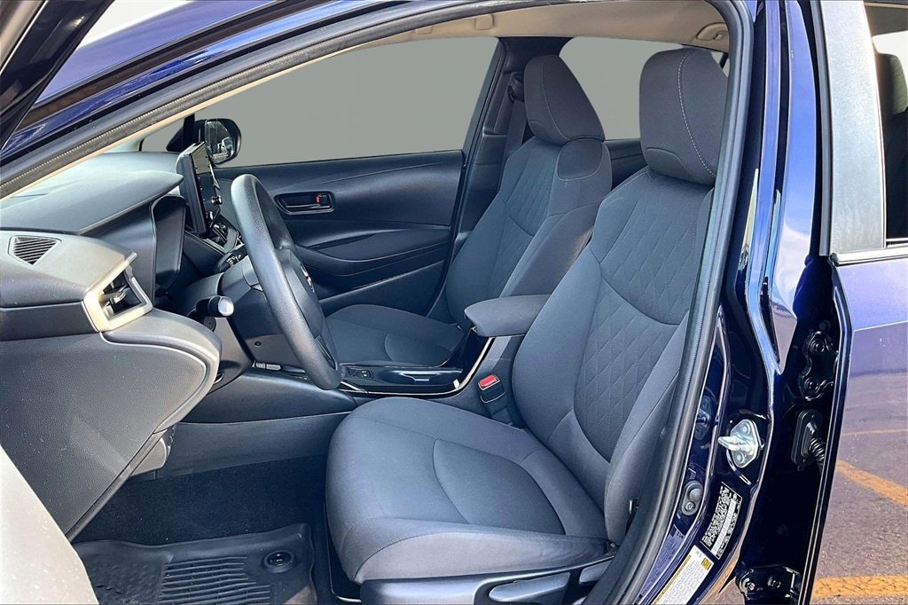 Used 2022 Toyota Corolla LE image 25