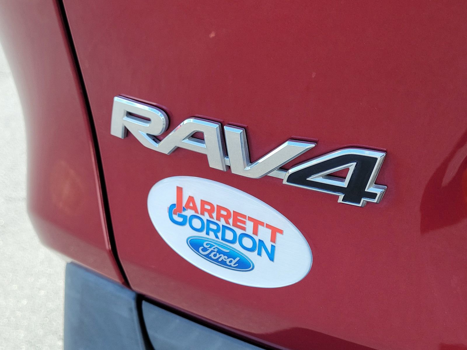Used 2019 Toyota RAV4 XLE Premium FWD image 6