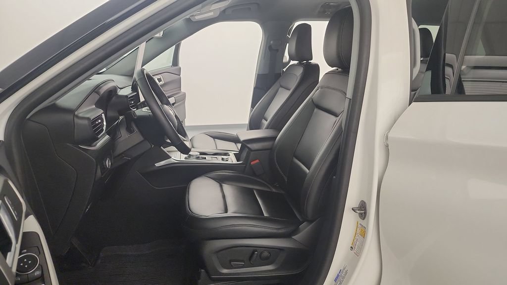 Certified 2024 Ford Explorer XLT w/ Equipment Group 202A AWD/4WD image 15