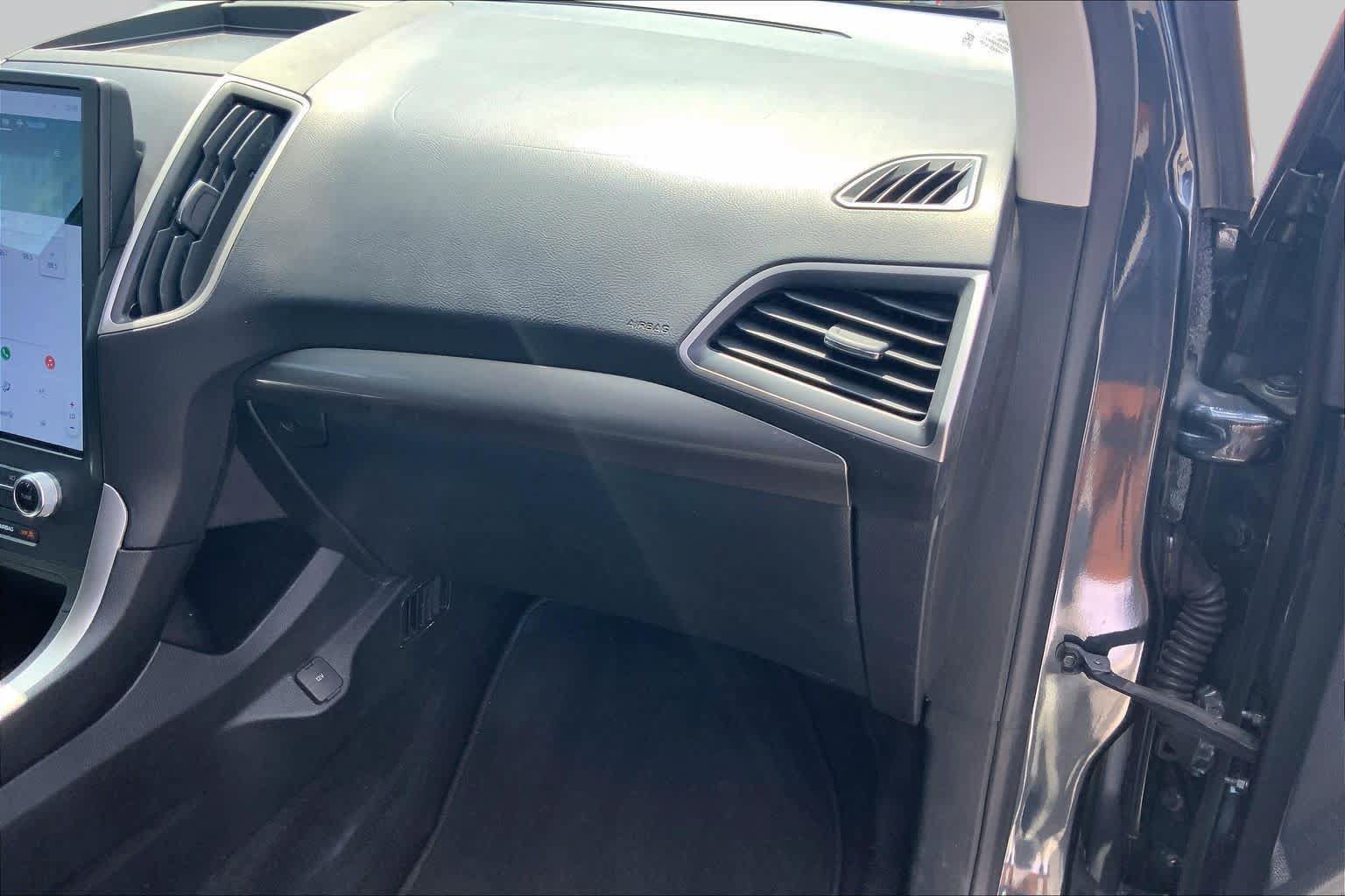 Certified 2022 Ford Edge SE w/ Black Appearance Package AWD/4WD image 19