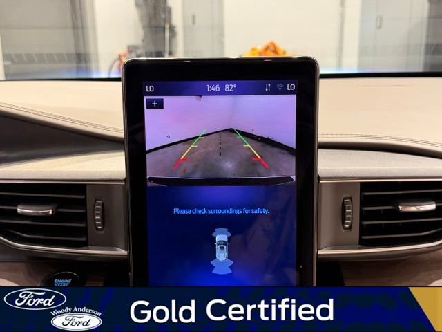 Certified 2024 Ford Explorer Platinum w/ Technology Package AWD/4WD image 16