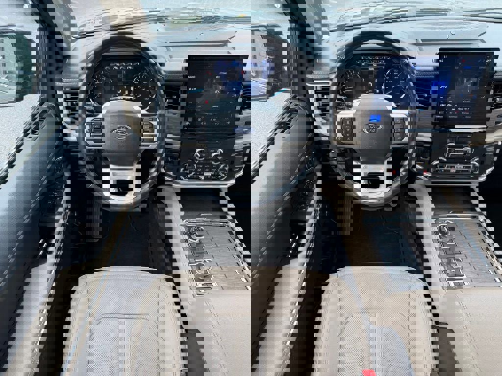 Certified 2024 Ford Expedition Limited image 34