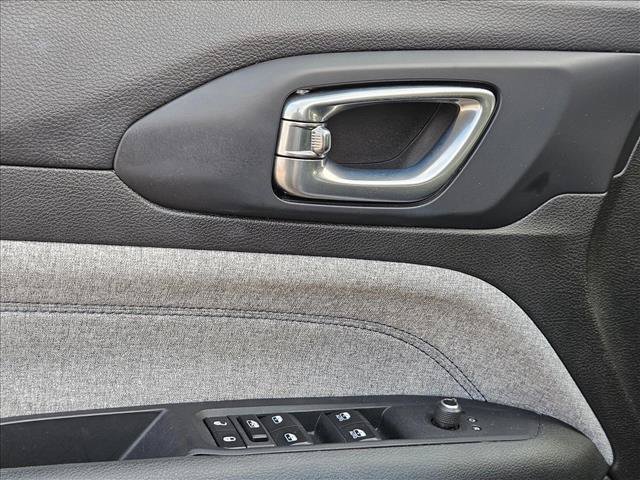 Used 2024 Jeep Compass Latitude AWD/4WD image 25