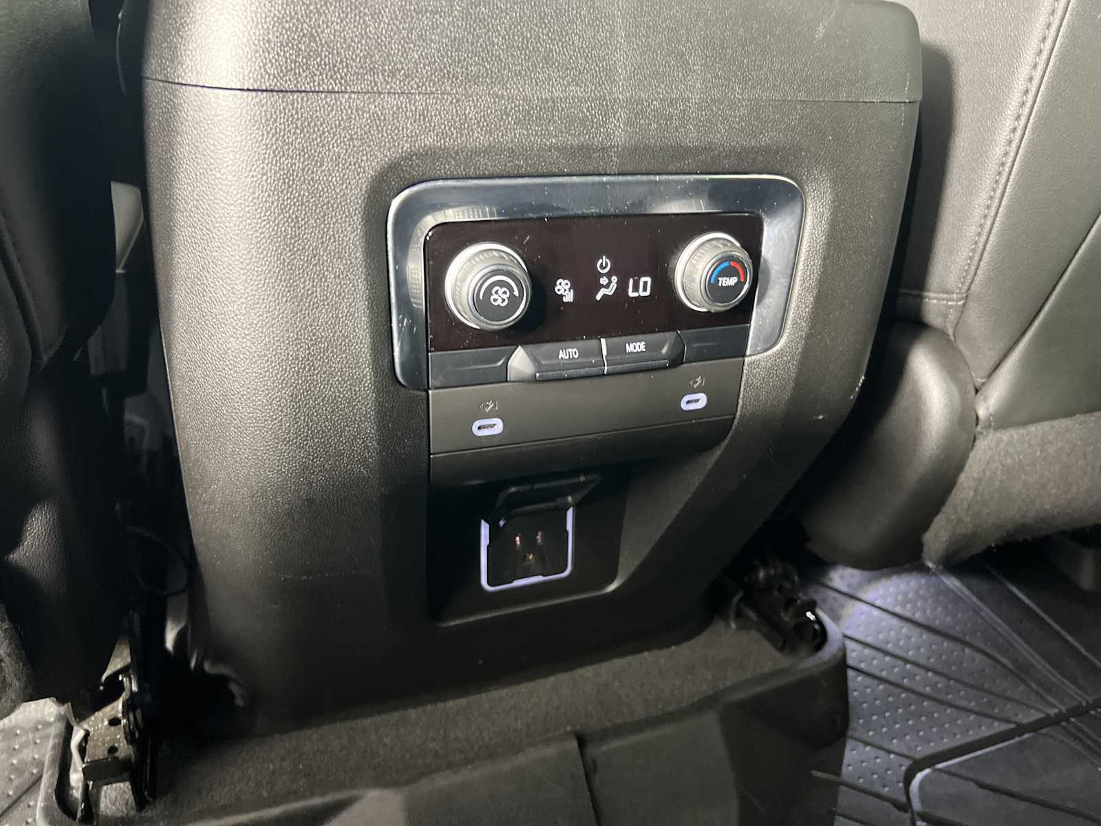 Used 2022 Chevrolet Tahoe RST RWD image 28