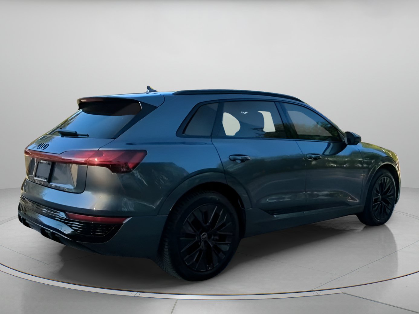 Used 2024 Audi Q8 e-tron Prestige AWD/4WD image 28