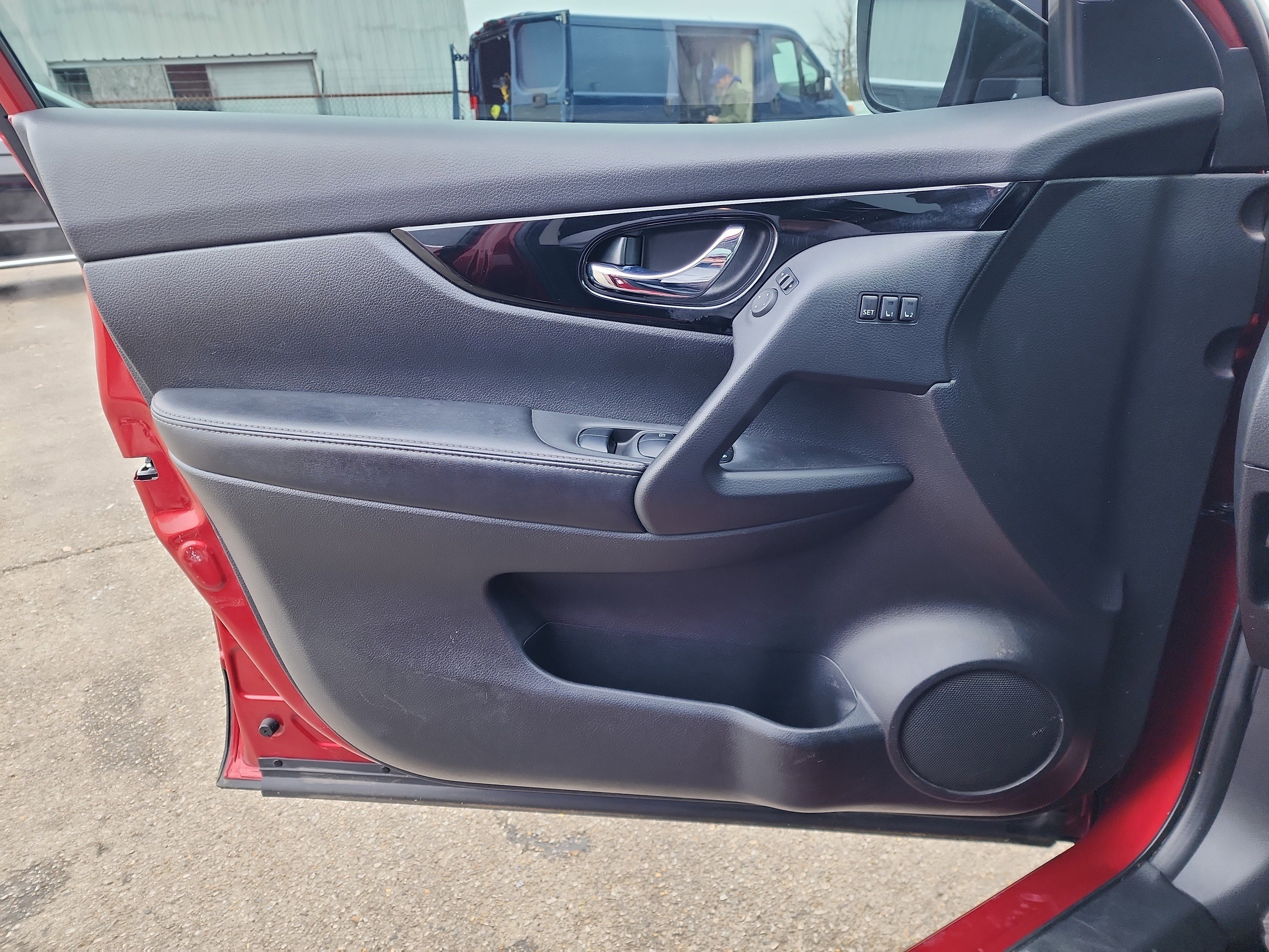 Used 2022 Nissan Rogue Sport SL w/ Premium Package image 17