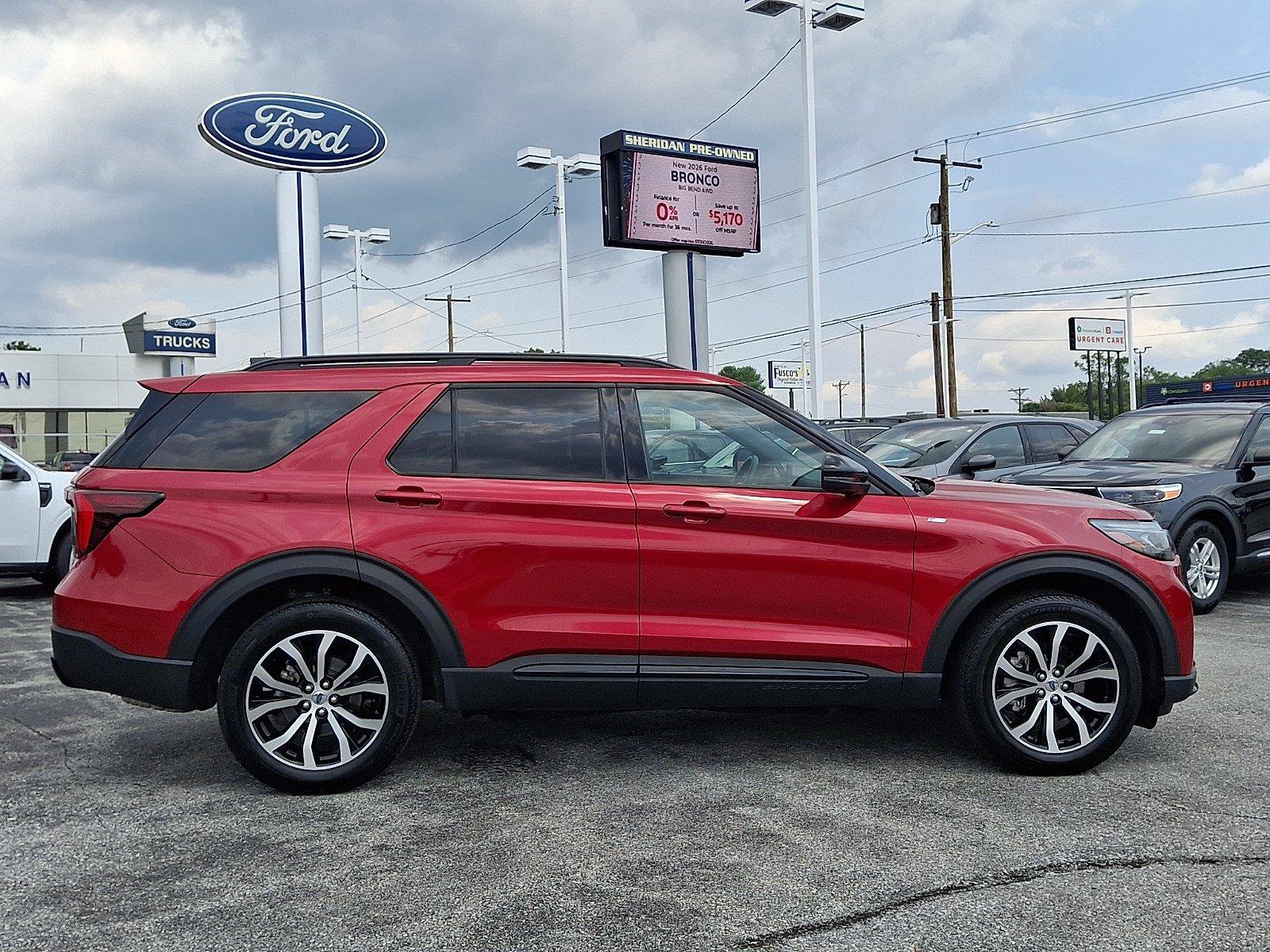Certified 2025 Ford Explorer ST-Line AWD/4WD image 7