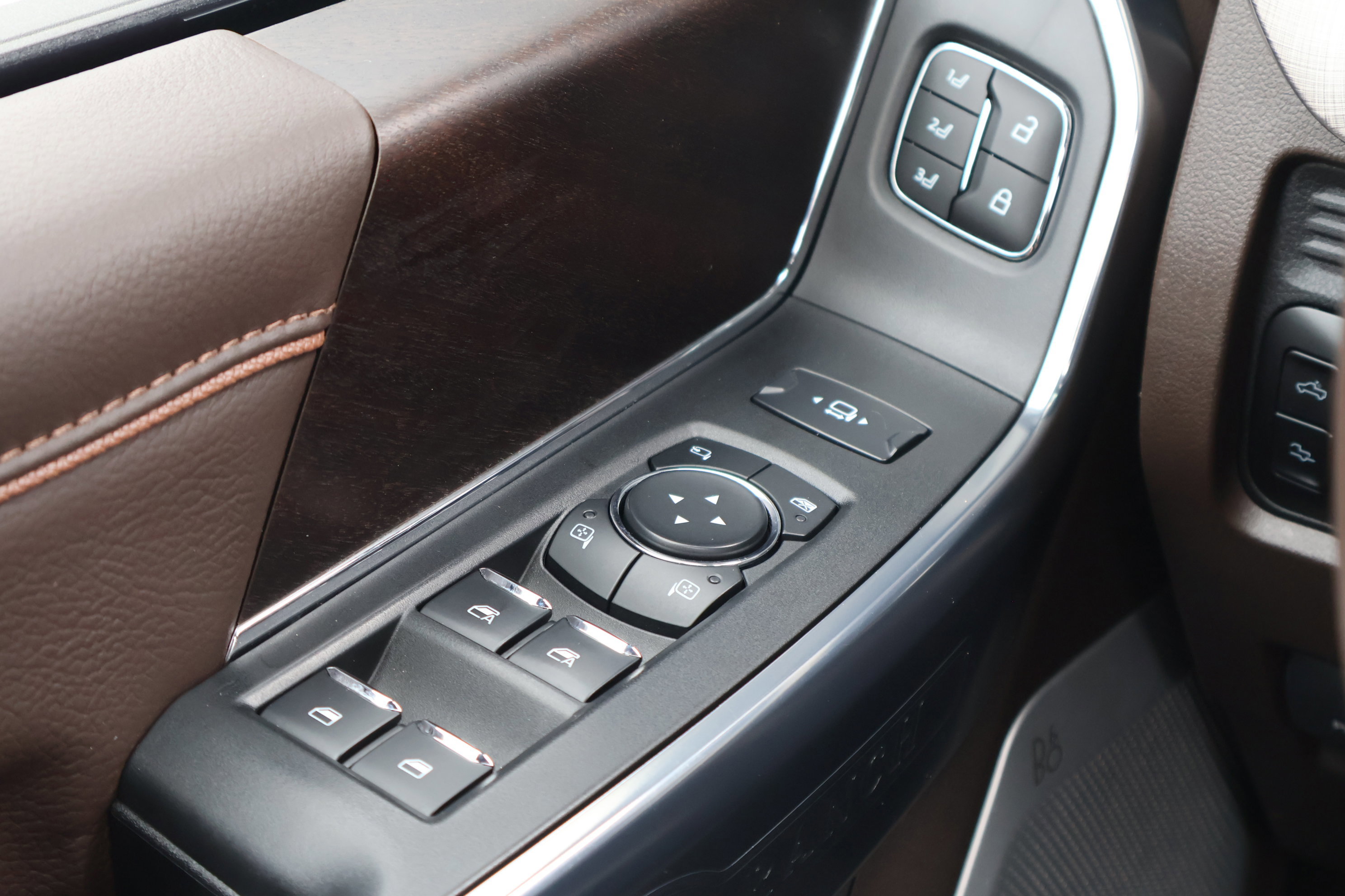 Certified 2025 Ford F250 King Ranch w/ Chrome Package image 17