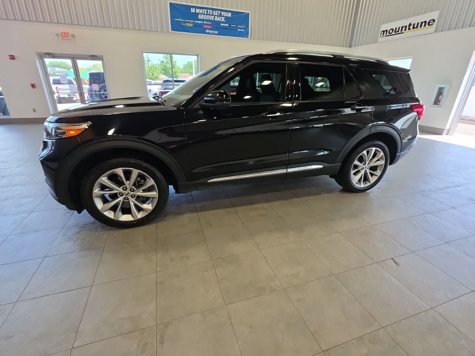 Certified 2022 Ford Explorer Platinum w/ Equipment Group 601A AWD/4WD image 13