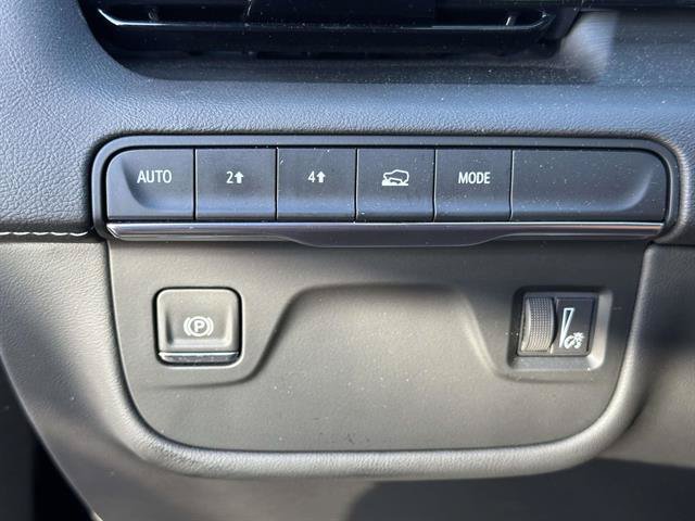 Used 2024 Cadillac Escalade Premium Luxury AWD/4WD image 30
