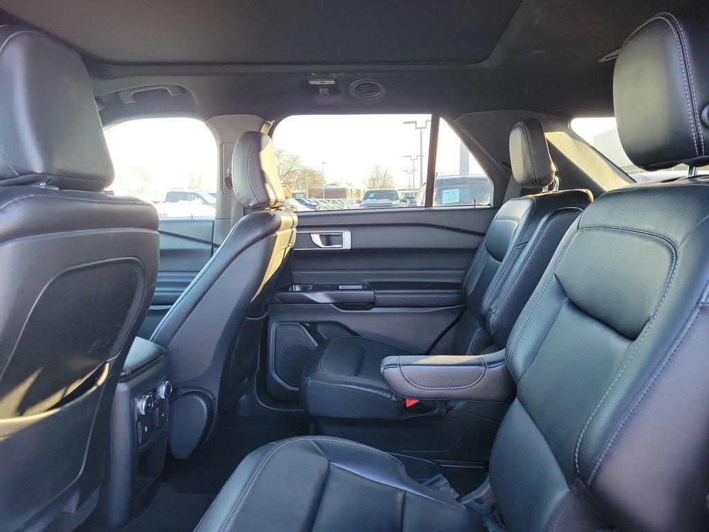 Certified 2020 Ford Explorer XLT w/ Equipment Group 202A image 13