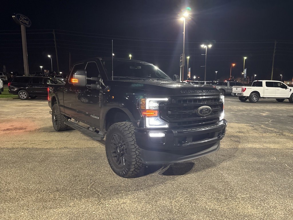 Certified 2022 Ford F250 Lariat w/ Black Appearance Package image 18