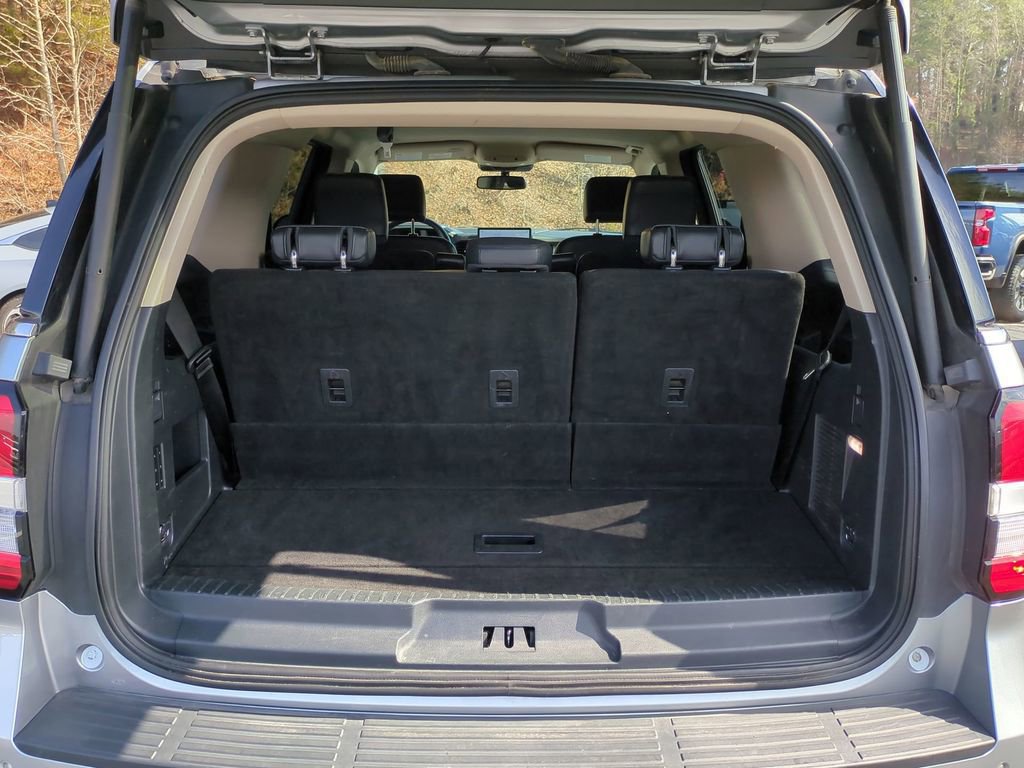 Certified 2024 Ford Expedition XLT image 17