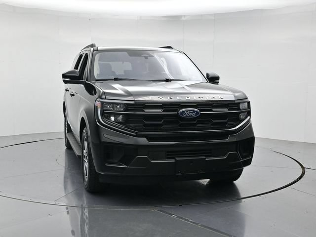 Certified 2025 Ford Expedition Active AWD/4WD image 4