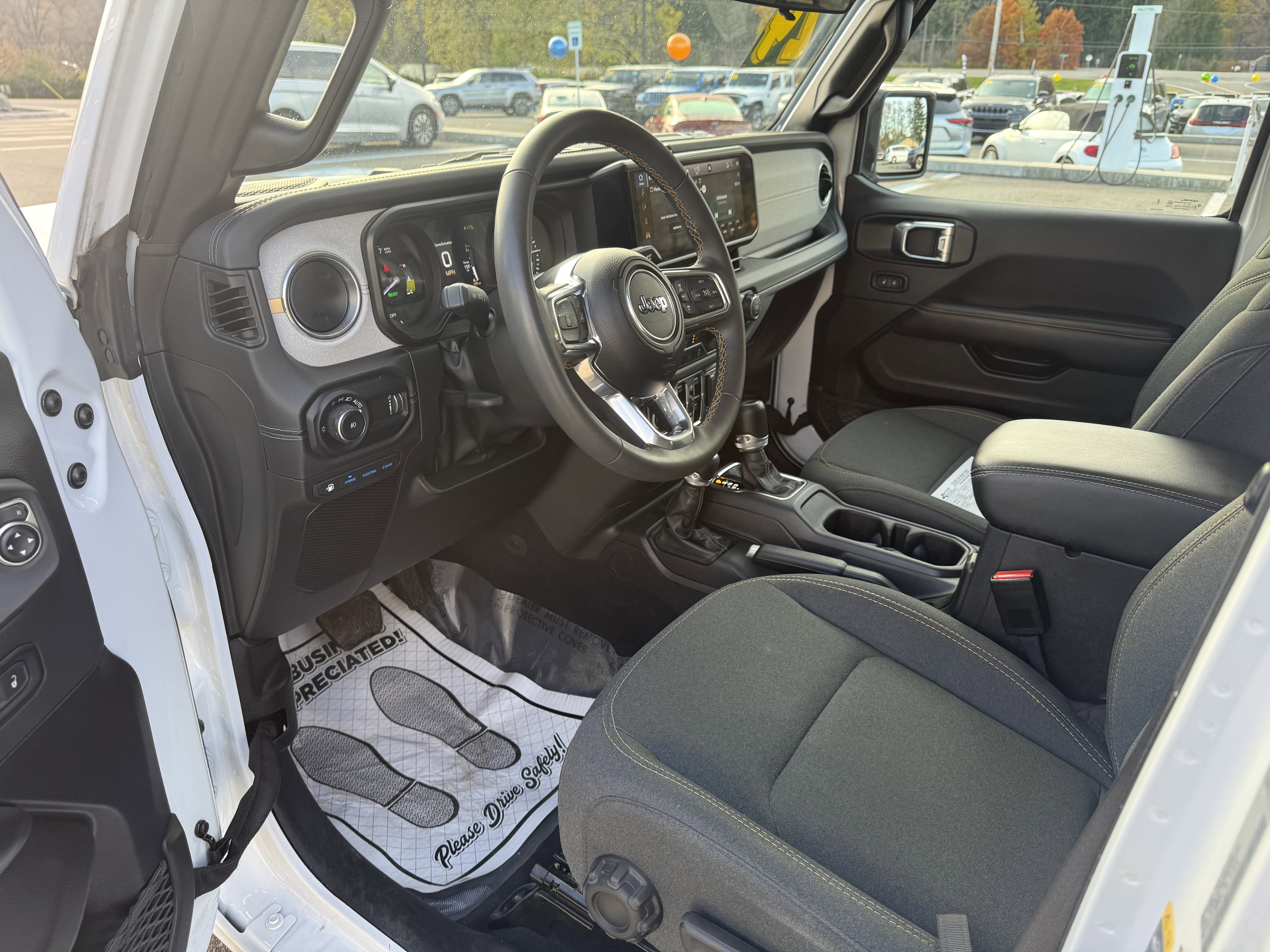 Used 2024 Jeep Wrangler Sahara 4xe image 7