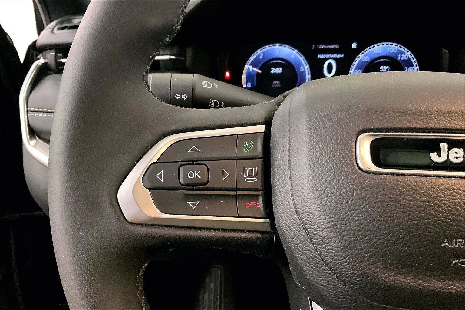 Used 2024 Jeep Compass Limited w/ High Altitude Package image 17