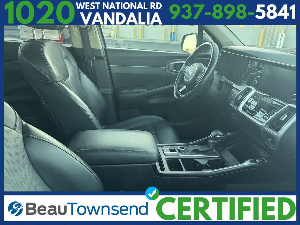 Used 2021 Kia Sorento EX w/ Panoramic Sunroof Package image 3