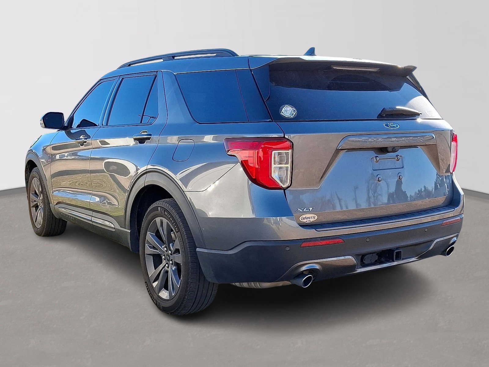 Certified 2023 Ford Explorer XLT w/ Equipment Group 202A image 3