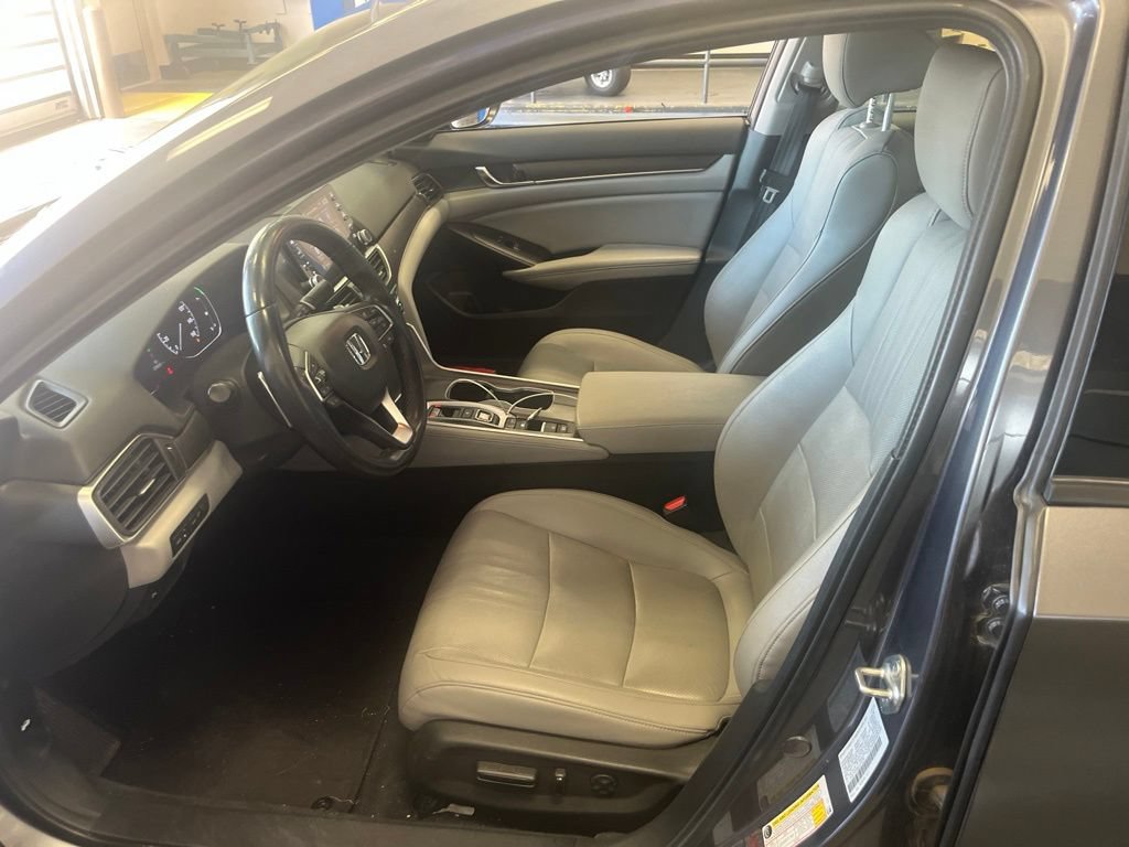Used 2020 Honda Accord Touring image 4