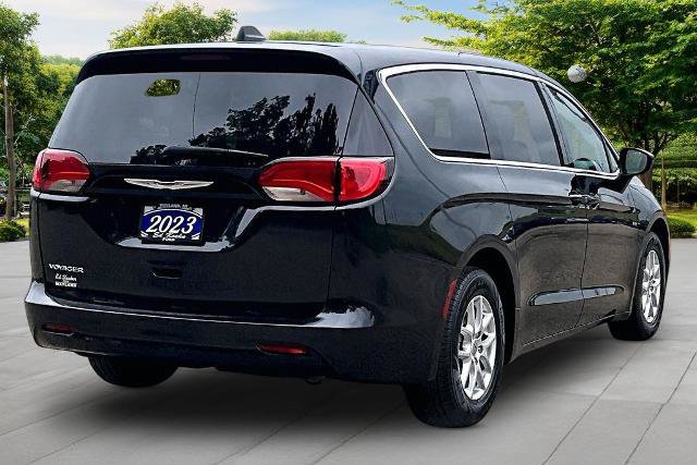 Used 2023 Chrysler Voyager LX FWD image 12