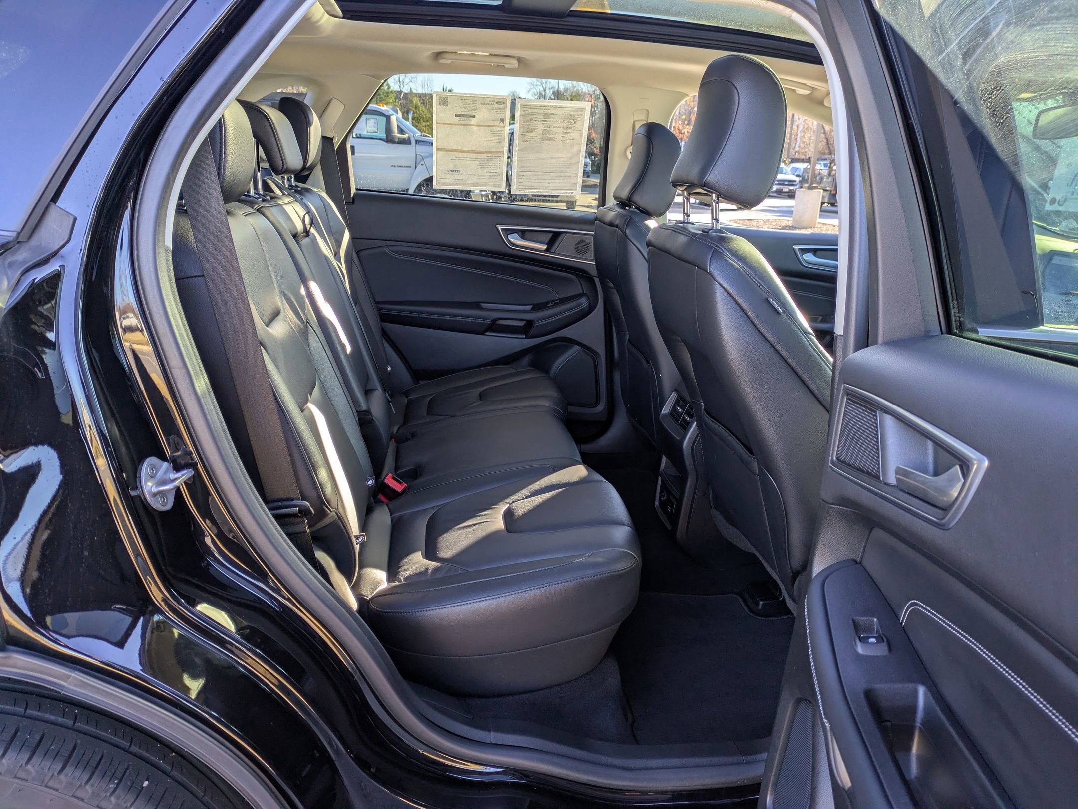 Certified 2022 Ford Edge Titanium w/ Class II Trailer Tow Package image 37