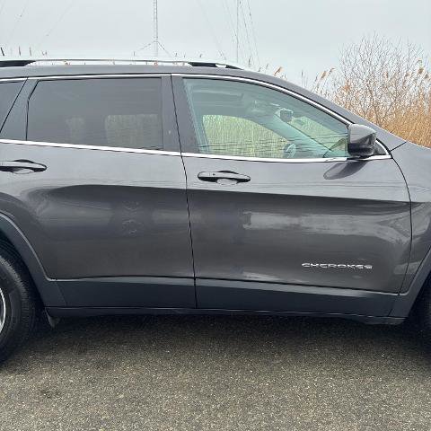 Used 2020 Jeep Cherokee Limited w/ Technology Group image 20