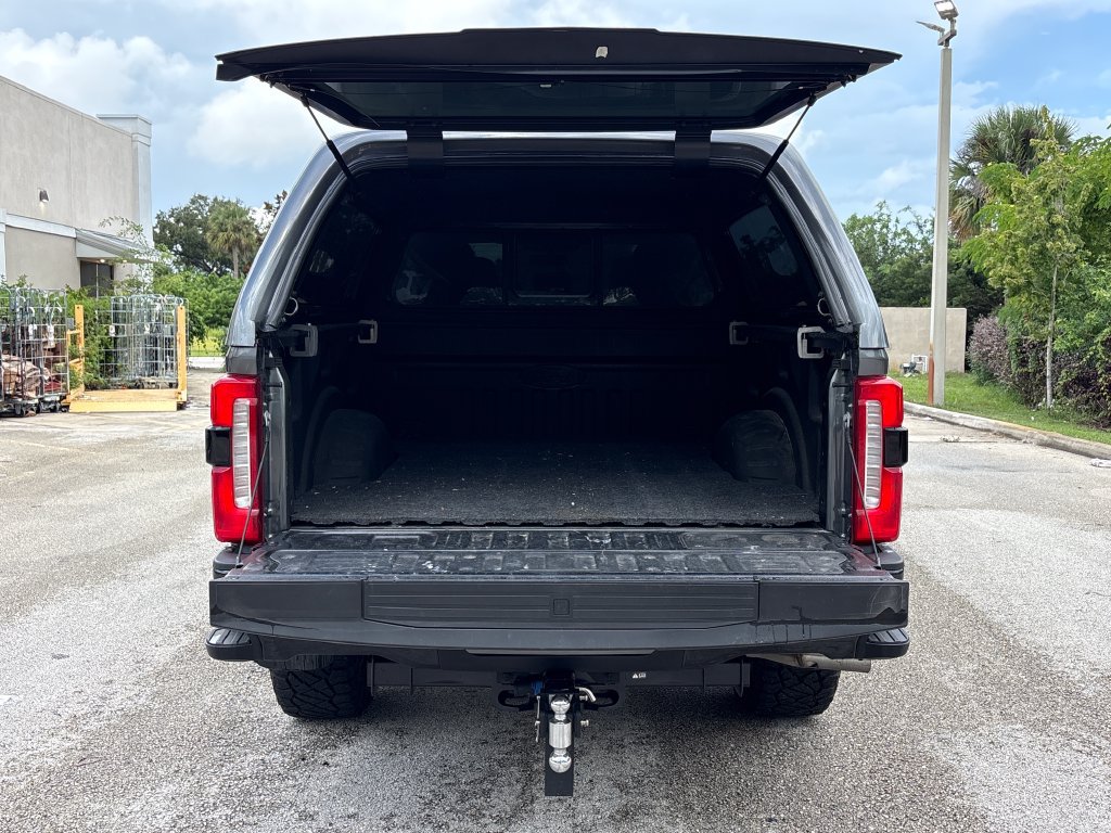 Certified 2025 Ford F250 XLT w/ Black Appearance Package AWD/4WD image 10