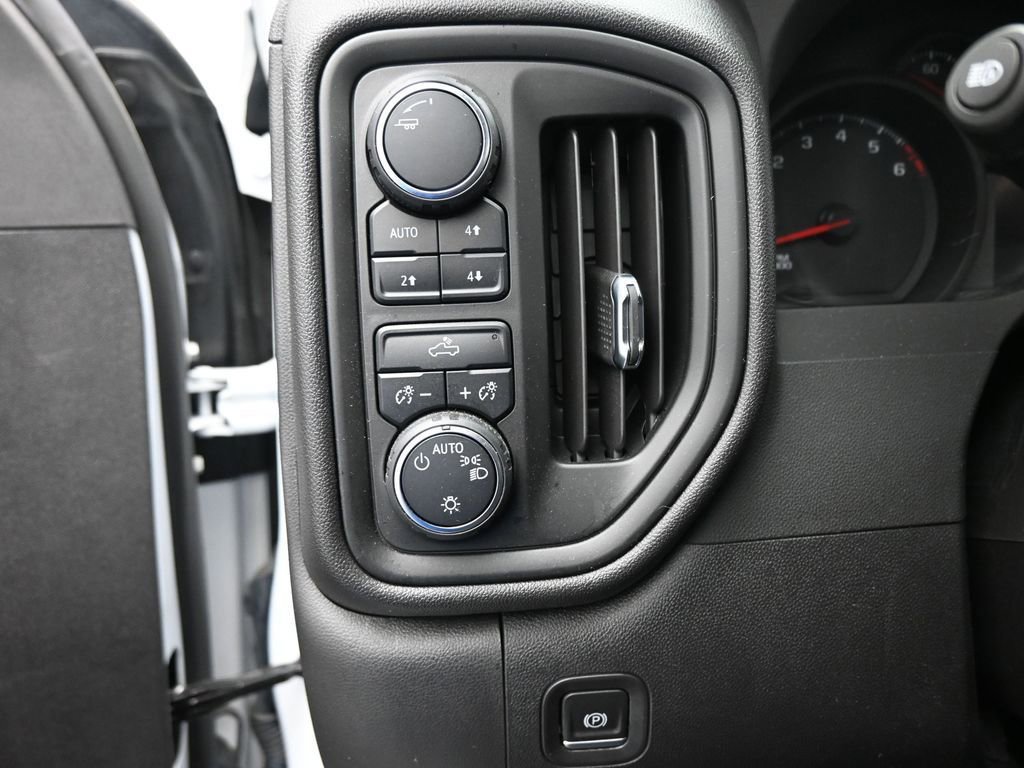Used 2024 Chevrolet Silverado 1500 Custom Trail Boss w/ LPO, Dark Essentials Package image 41