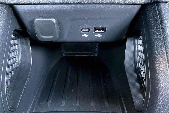 Used 2025 Chevrolet TrailBlazer LT AWD/4WD image 32