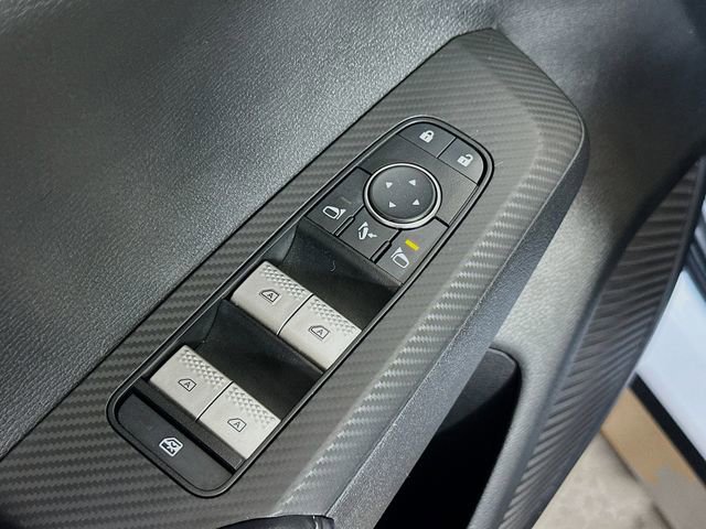 Used 2023 Mitsubishi Outlander SE image 8