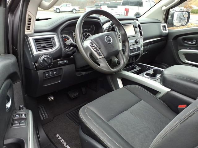 Used 2017 Nissan Titan SV image 16