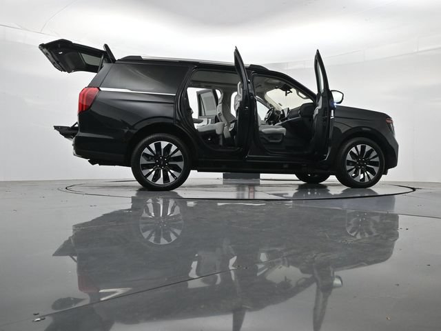 Certified 2025 Ford Expedition Platinum w/ Driver's Package AWD/4WD image 58