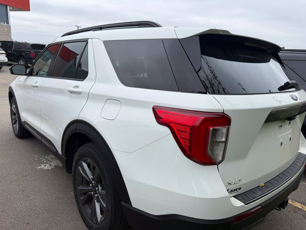 Certified 2023 Ford Explorer XLT w/ Equipment Group 202A AWD/4WD image 6