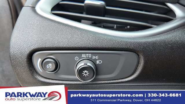 Used 2025 Chevrolet Malibu RS FWD image 22