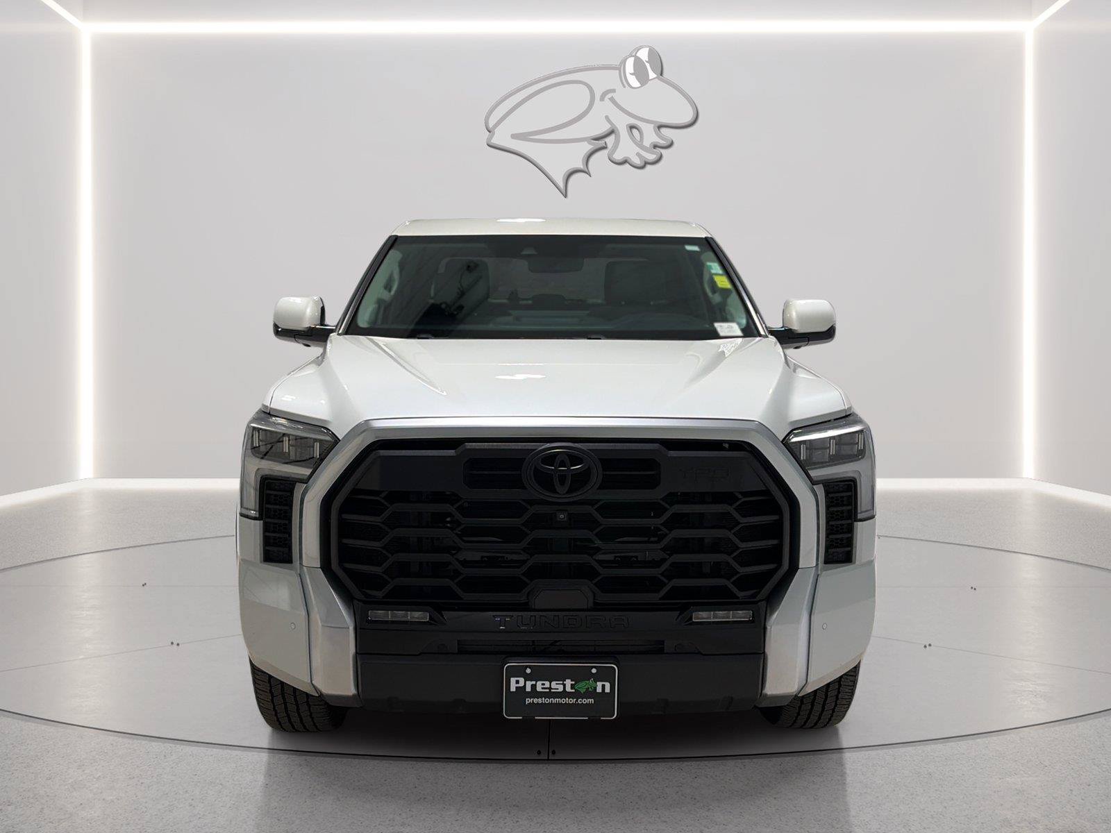 Used 2022 Toyota Tundra Limited w/ TRD Off-Road Package AWD/4WD image 8