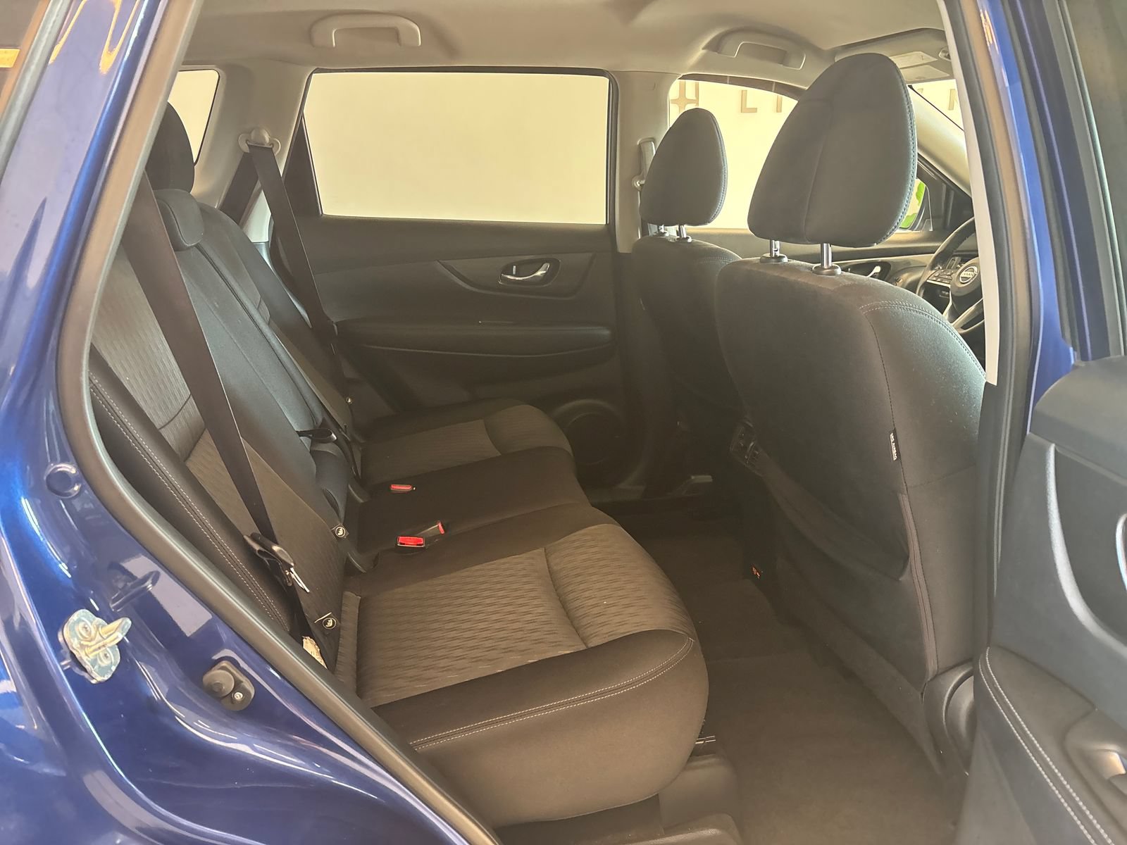 Used 2020 Nissan Rogue SV FWD image 9