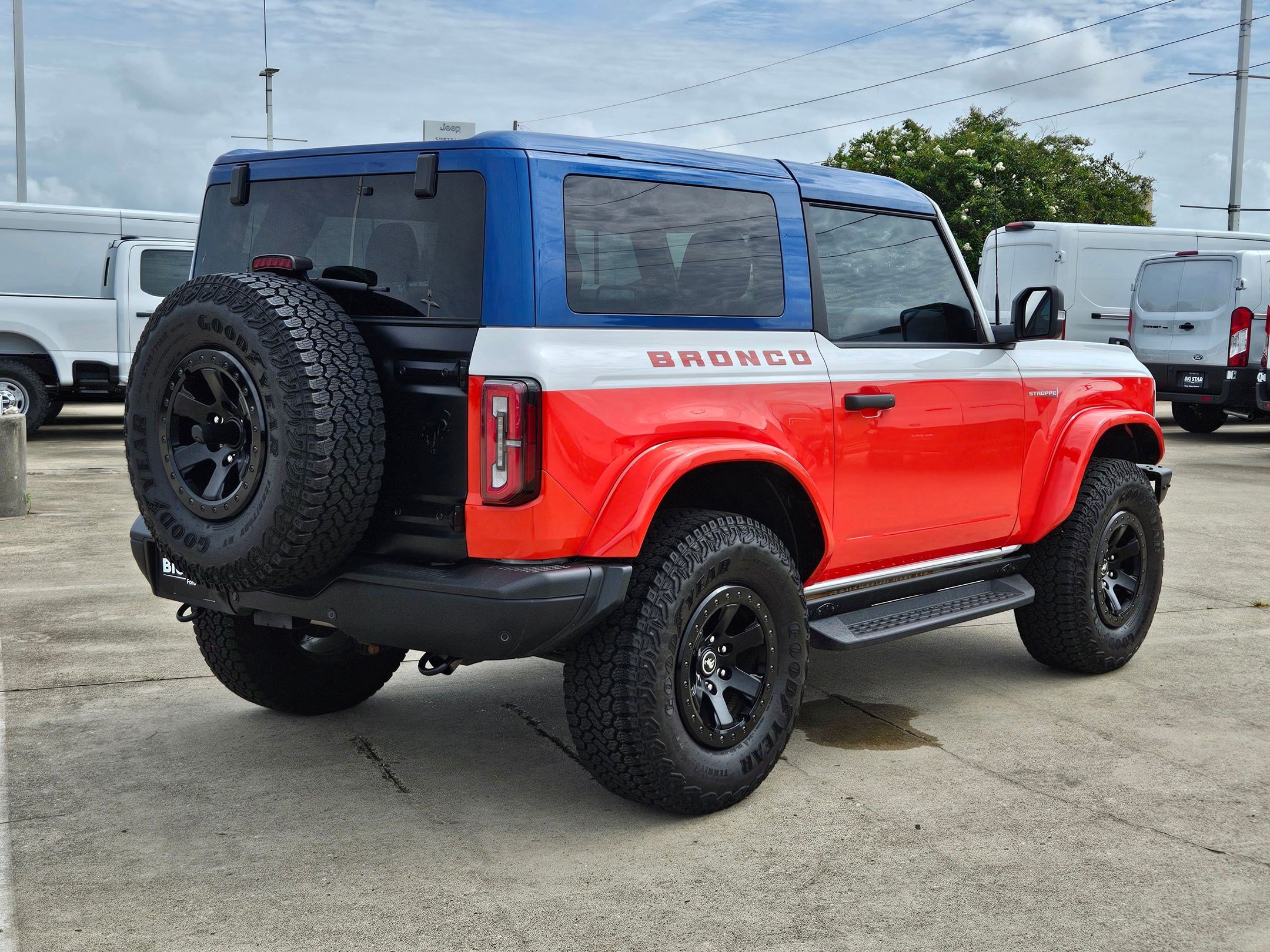 Certified 2025 Ford Bronco Stroppe Edition AWD/4WD image 3