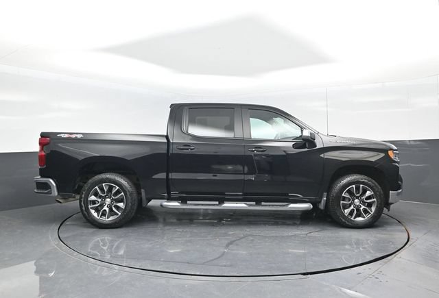 Used 2024 Chevrolet Silverado 1500 LT AWD/4WD image 3