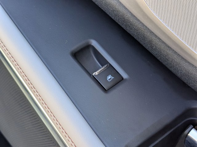 Certified 2025 Ford Expedition Active image 39