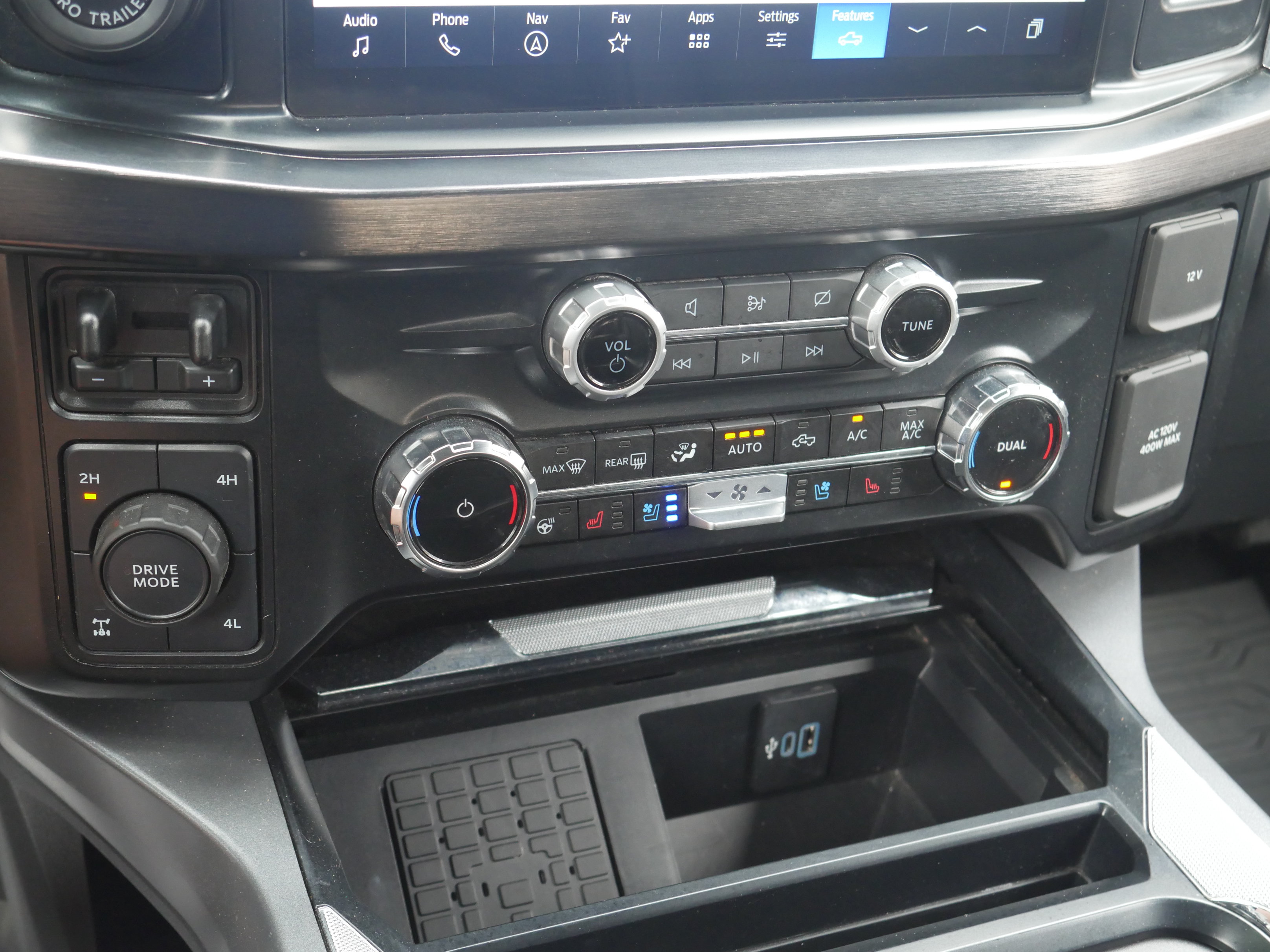 Certified 2024 Ford F350 Lariat w/ Lariat Ultimate Package AWD/4WD image 19