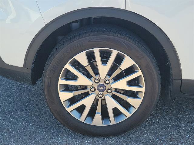 Certified 2022 Ford Escape Titanium image 5