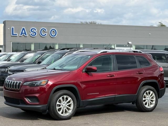 Used 2020 Jeep Cherokee Latitude w/ Cold Weather Group AWD/4WD image 1