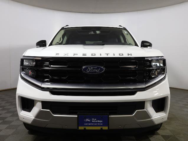 Certified 2025 Ford Expedition Platinum AWD/4WD image 3